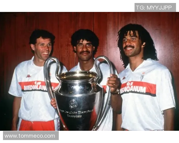 当足球巨星逐渐老去赛场风采与辉煌往事能否继续延续